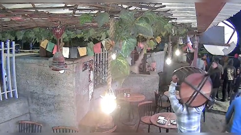 धर्मशाला के मैक्सिमस मॉल में हुड़दंगियों का तांडव, 'चाय सुट्टा बार' आउटलेट में तोड़फोड़ &nbsp;