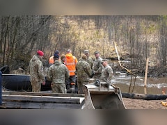 देशभक्ति नहीं, कुछ और... इस देश के युवा इसलिए हो रहे फौज में भर्ती?