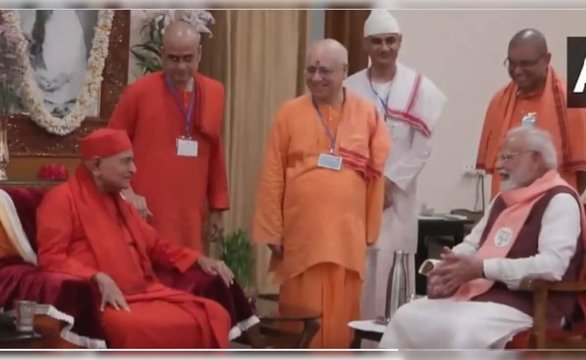 कौन हैं रामकृष्ण मिशन के स्वामी गौतमानंदजी महाराज? जिनके बेलूर मठ में PM मोदी ने छुए पैर