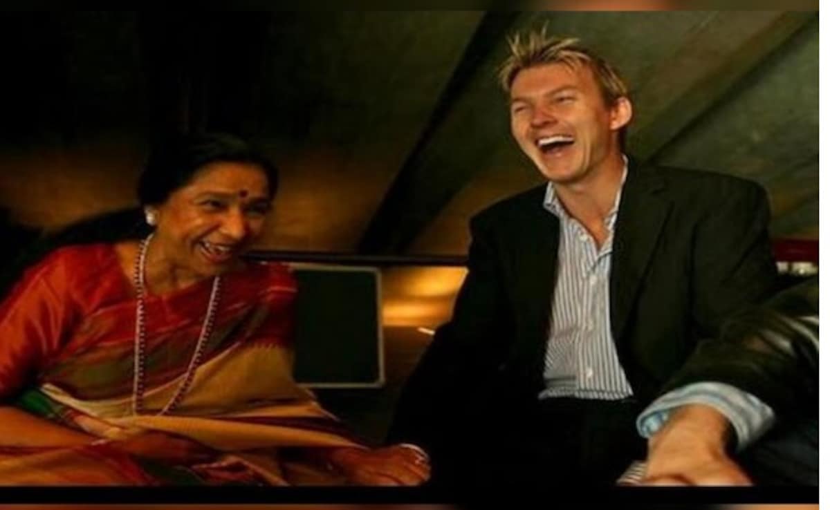 जब आशा भोसले ने ब्रेट ली संग 'यू आर द वन' गाकर लोगों को किया चकित, क्रिकेट के भगवान की थीं जबरा फैन