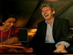 जब आशा भोसले ने ब्रेट ली संग 'यू आर द वन' गाकर लोगों को किया चकित, क्रिकेट के भगवान की थीं जबरा फैन