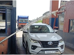 1 April 2026 New Rules: अंबाला शंभू टोल पर आज से कैश बंद, ऑनलाइन पेमेंट पर लगेगा एक्स्ट्रा चार्ज; जानें कार और बस का कितना बढ़ा टैक्स?