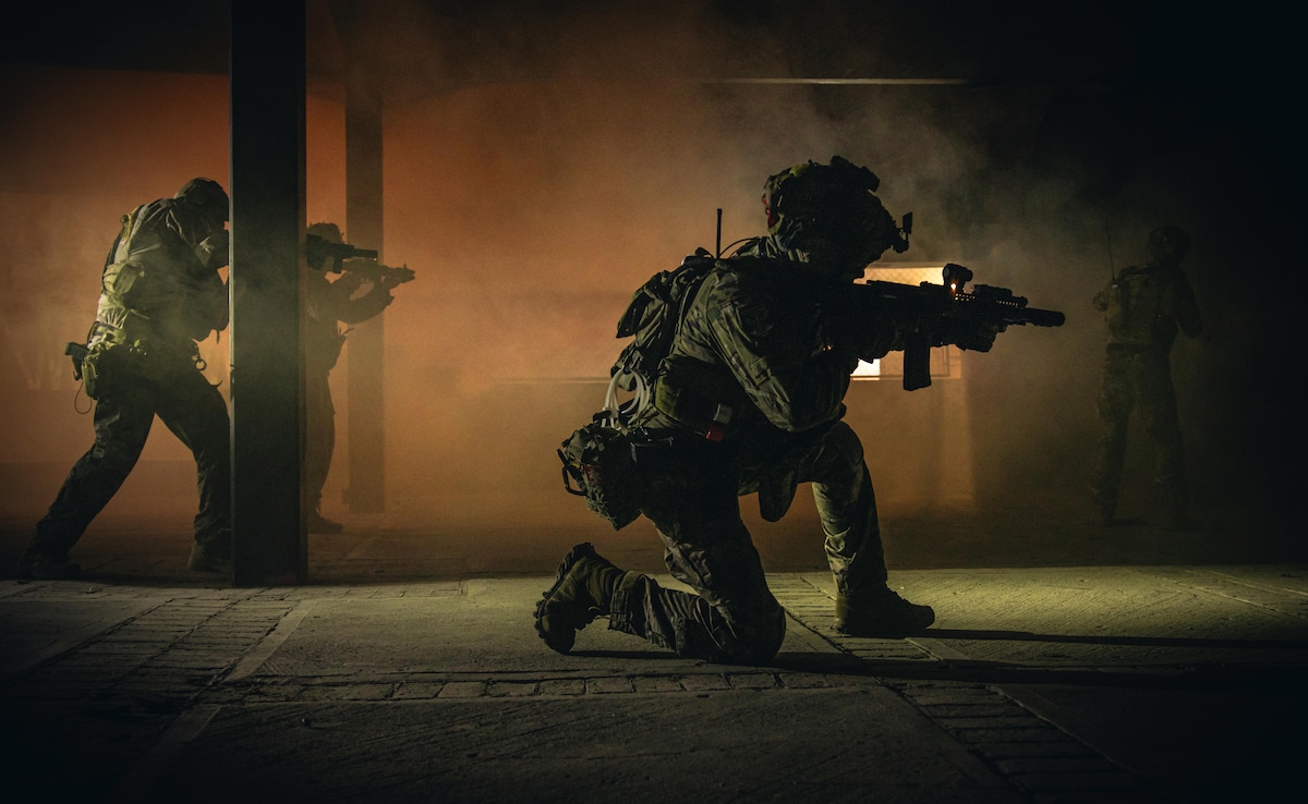 कैसे बनते हैं ब्‍लैक कमांडो, होती है सबसे टफ ट्रेनिंग, जाबांजी का कोई मुकाबला नहीं