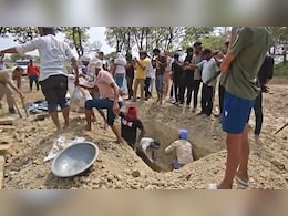 UP News: कब्र खोदकर निकाली गई लड़की की लाश, पीएम रिपोर्ट करेगी पर्दाफाश; परिजनों ने प्रेमी पर लगाए थे गंभीर आरोप