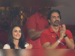 Preity Zinta And Arjun Rampal Break The Internet At IPL Match, Fans Call It 'Zaara And Major Iqbal Reunion'