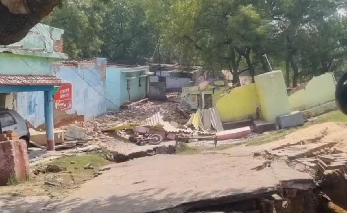 Jharkhand: 'मारुति और मोटरसाइकिल चले गए जमीन के अंदर', 10 घर धरती में समाए... 100 पर खतरा