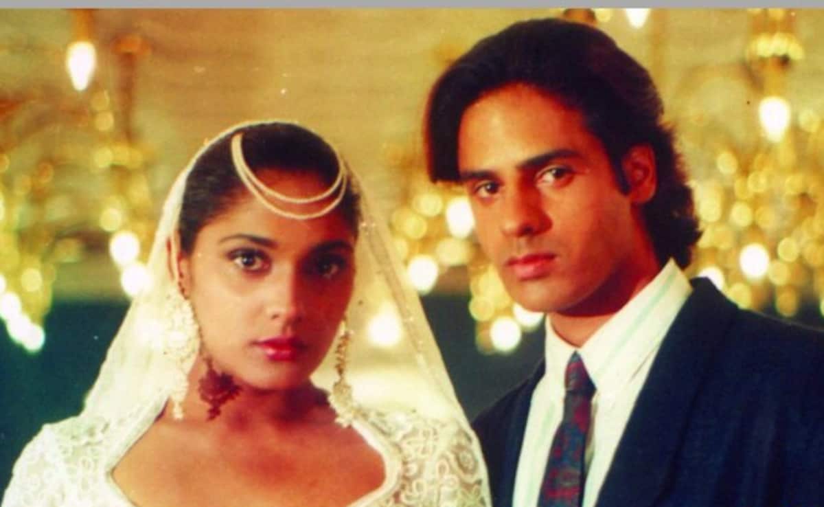 राहुल रॉय की वाइफ की 5 फोटो,  2020 में आया था ब्रेन स्ट्रोक आज एक्टर पहचान को तरसे