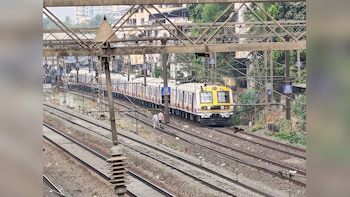 Mumbai Local Train Derailment: Empty EMU Rake Derails At Dombivli Station; Services Affected