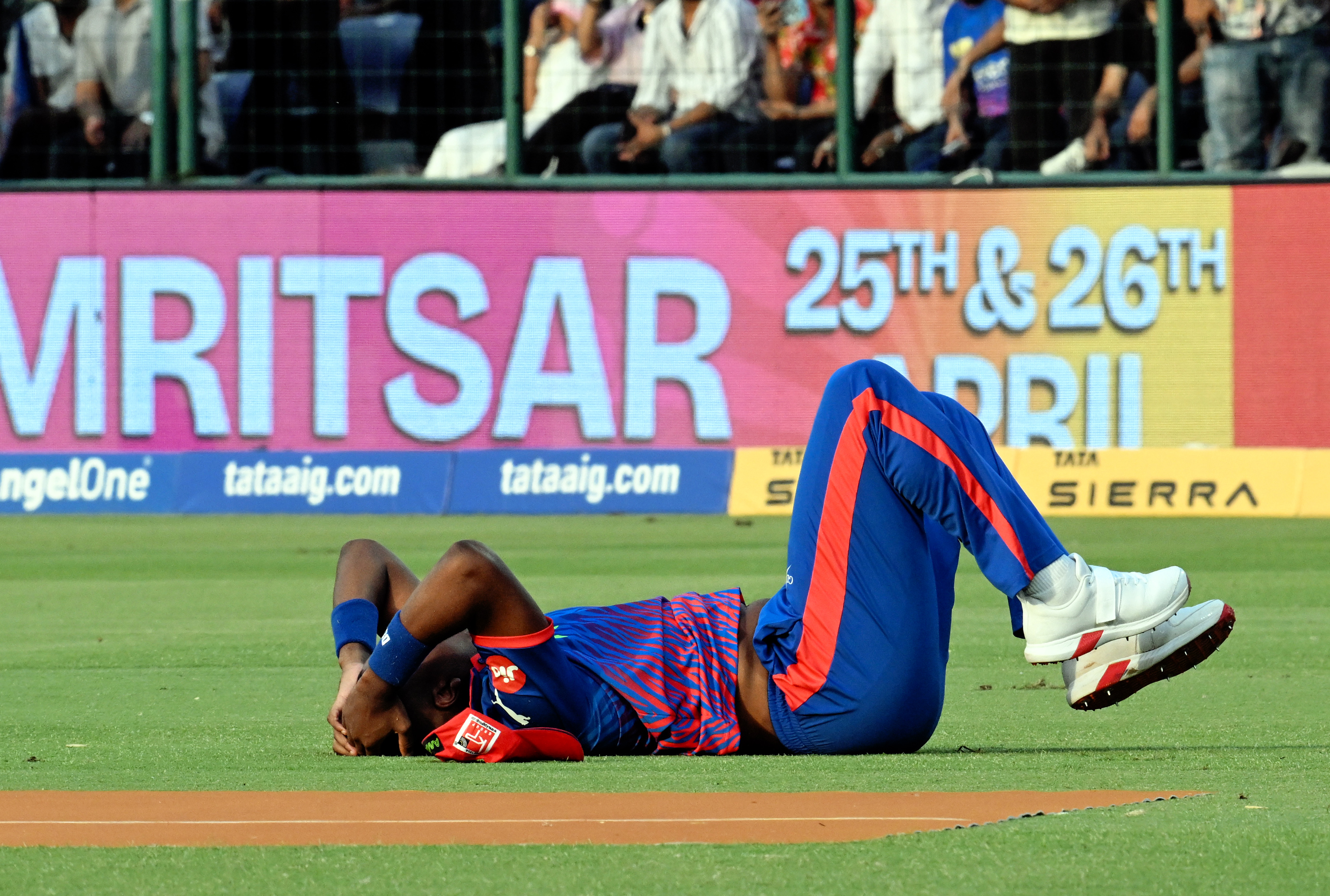 Lungi Ngidi's Injury: लुंगी एनगिडी की चोट पर दिल्ली कैपिटल्स ने दिया अपडेट, बताया कब मिलेगी अस्पताल से छुट्टी