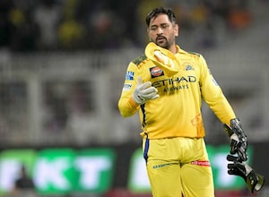 MS Dhoni Suffers 2nd Injury, CSK Coach Stephen Fleming Drops IPL 2026 Comeback Bombshell