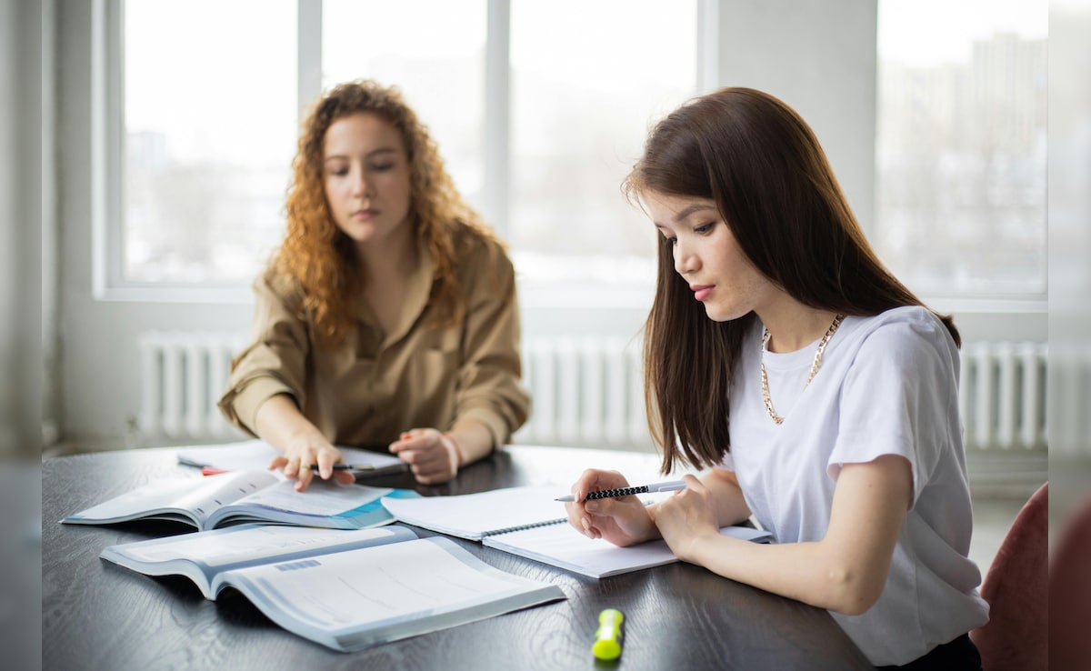 IIT-NIT में जाना है तो अभी से बदलें पढ़ाई का तरीका, 11वीं से शुरू करें सही स्ट्रैटेजी