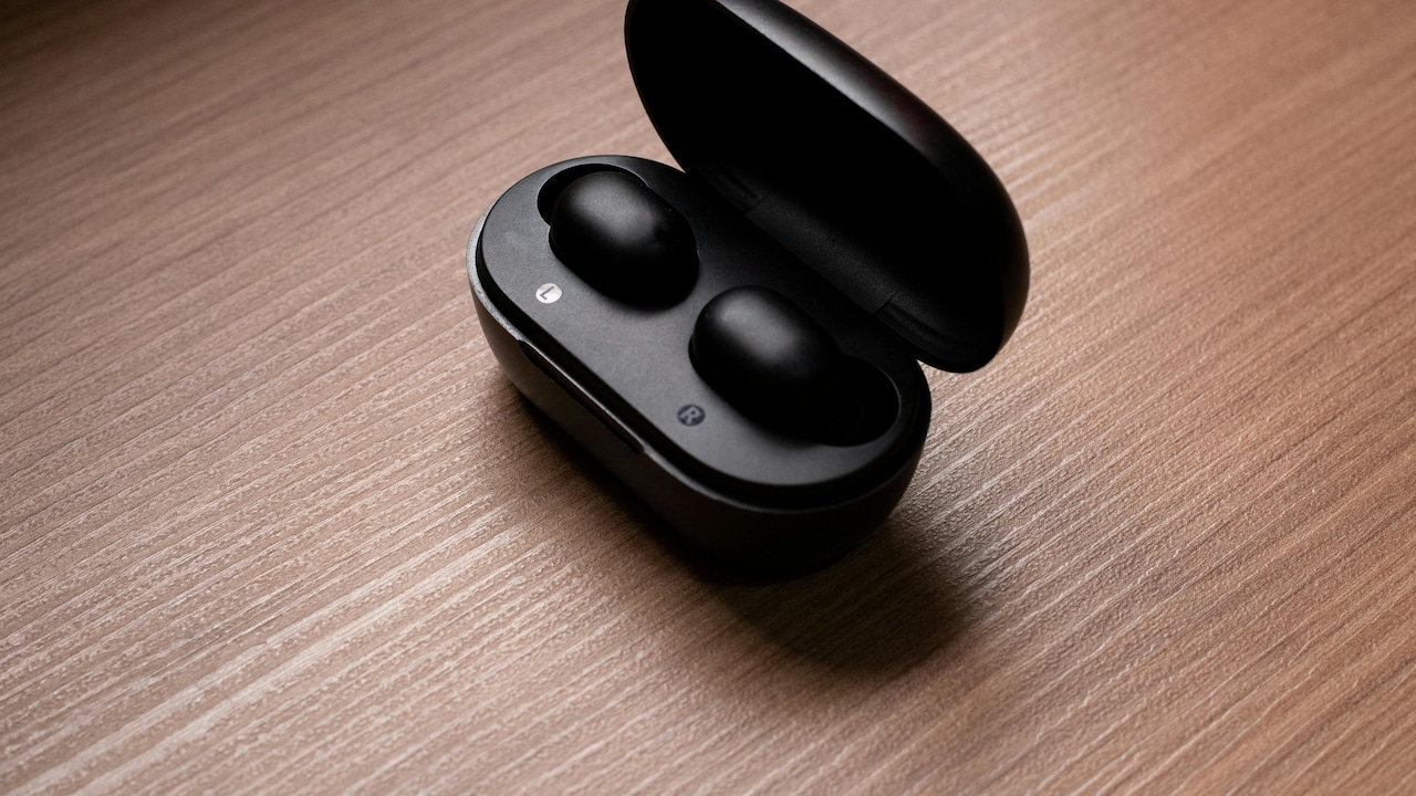 The Real Reason Earbuds Sound Bad: It Is Not Audio, It Is The Fit