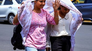 दिल्ली में पारा 40 के पार, लू से सावधान! इन 13 राज्यों में बारिश का अलर्ट, गर्मी से मिलेगी कितनी राहत?