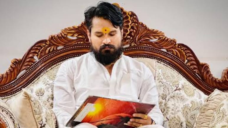 Pune News: नोटांचे नंबर सांगून भुरळ घालणारा पुण्याचा बाबा पोलिसांच्या जाळ्यात; दिग्गजांची धास्ती वाढली !