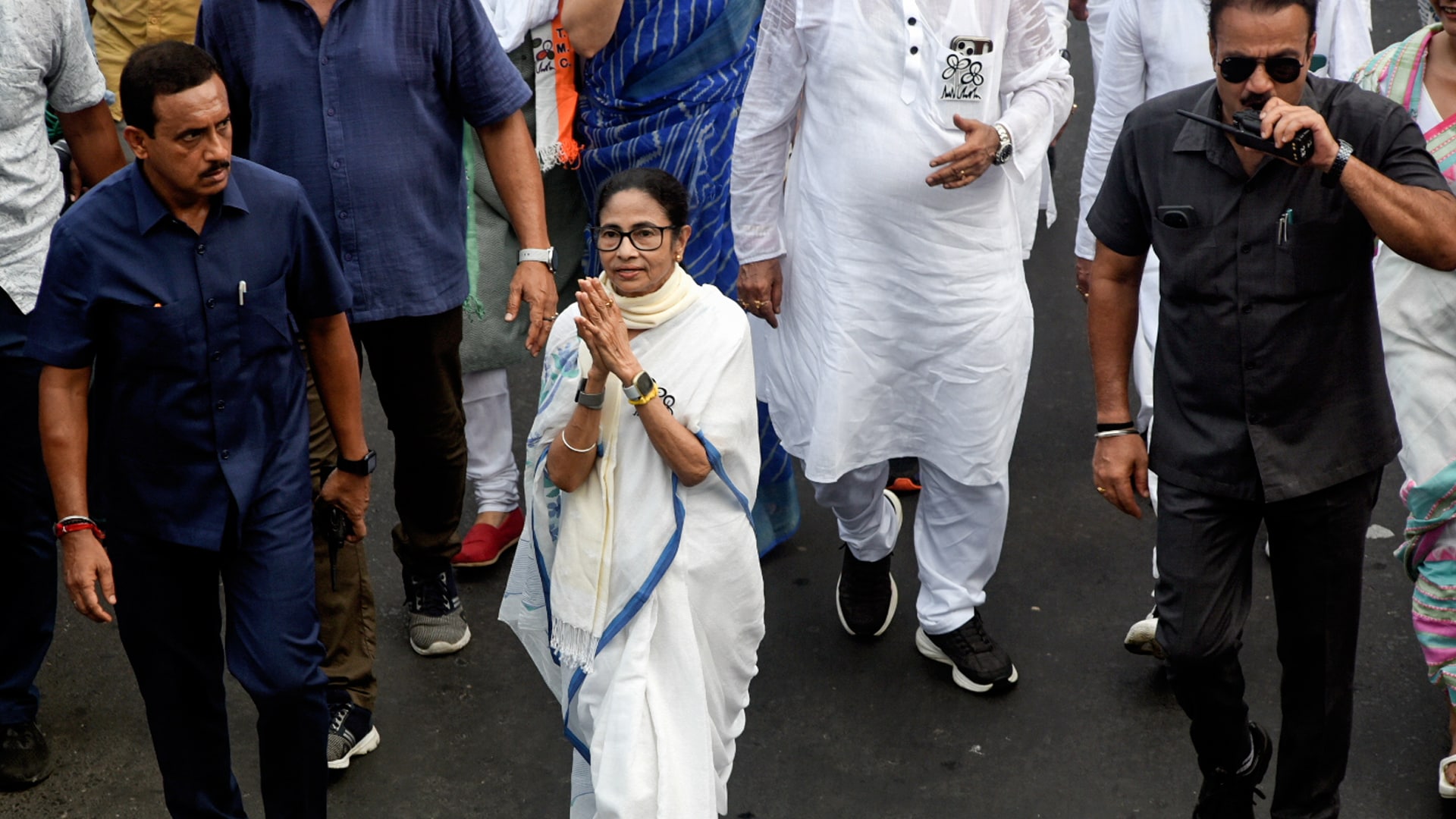 Battle for Bengal Peaks: Mamata's Turf Under Pressure?