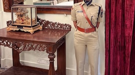 बेहद खूबसूरत हैं UP कैडर की ये तेजतर्रार IPS ऑफिसर,  बिना कोचिंग के पास किया था सिवल सर्विस एग्&zwj;जाम