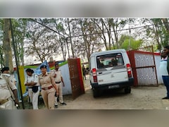 बिहार: मैरिज हॉल में छापा, आपत्तिजनक स्थिति में मिले 80 लड़के-लड़क‍ियां; 31 नाबालिग और स्‍टूडेंट्स शामिल