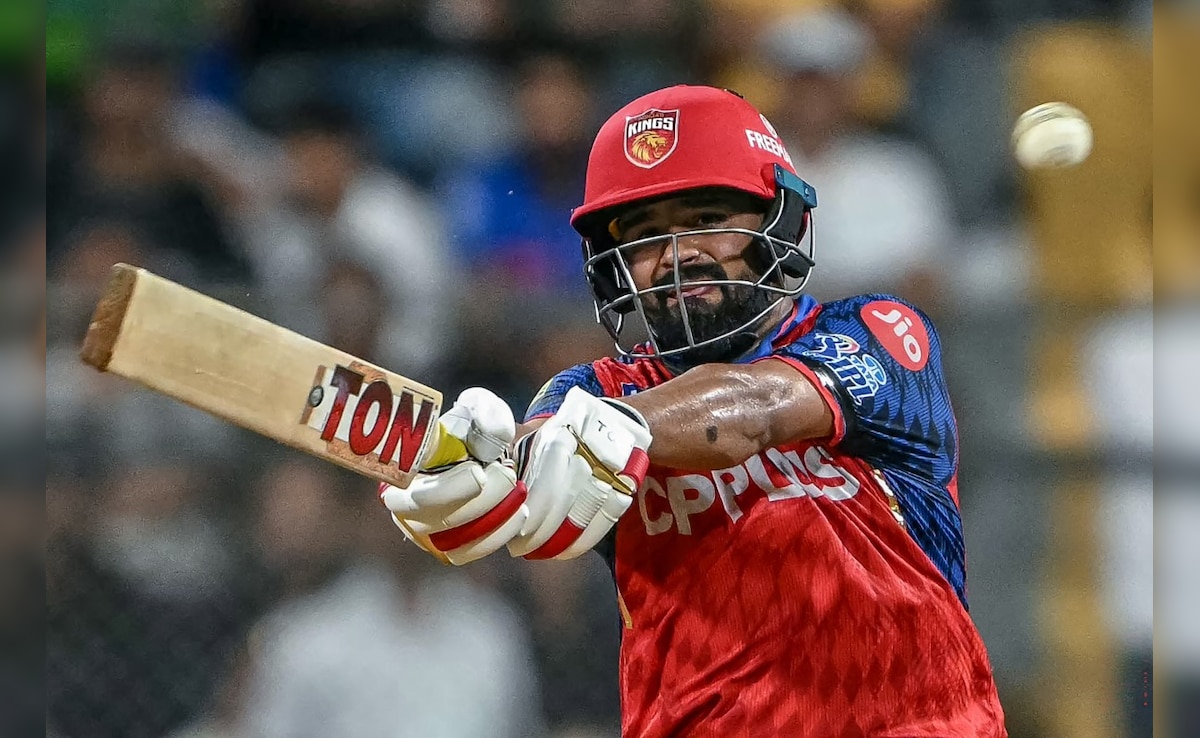 PBKS vs RR LIVE Score, IPL 2026:  1,1,1,B4,1,1...प्रभसिमरन ने 35 गेंदों में ठोकी फिफ्टी, सरपंच साहब पर नजरें
