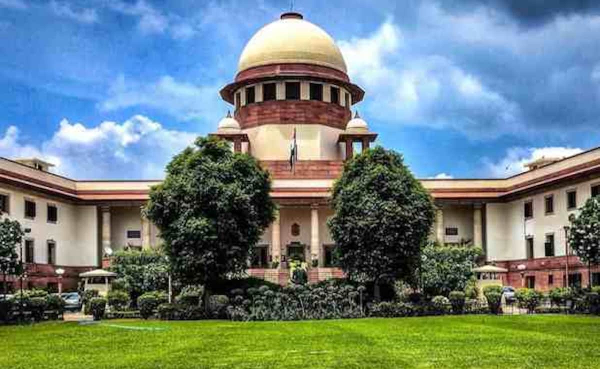 'खुद को इतना बड़ा न समझिए...' सुप्रीम कोर्ट ने बंगाल के चीफ सेक्रेटरी को लगाई फटकार