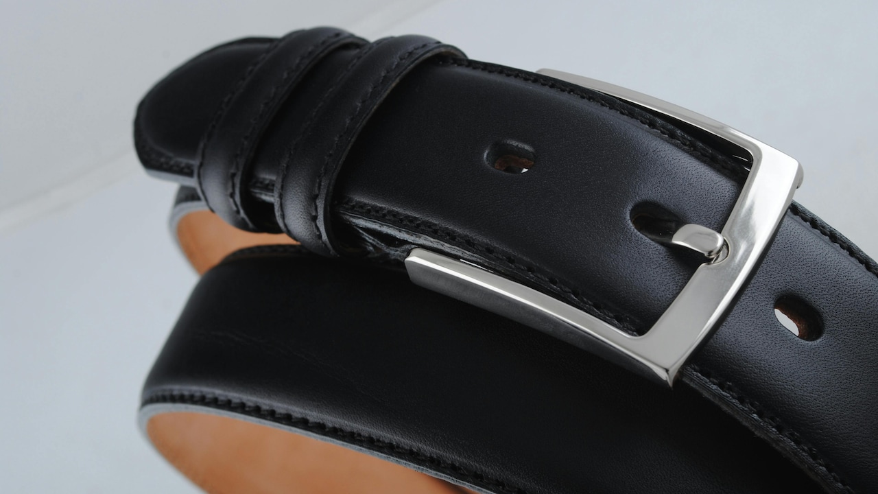 Belts That Do Not Crack After A Few Months: What To Look For