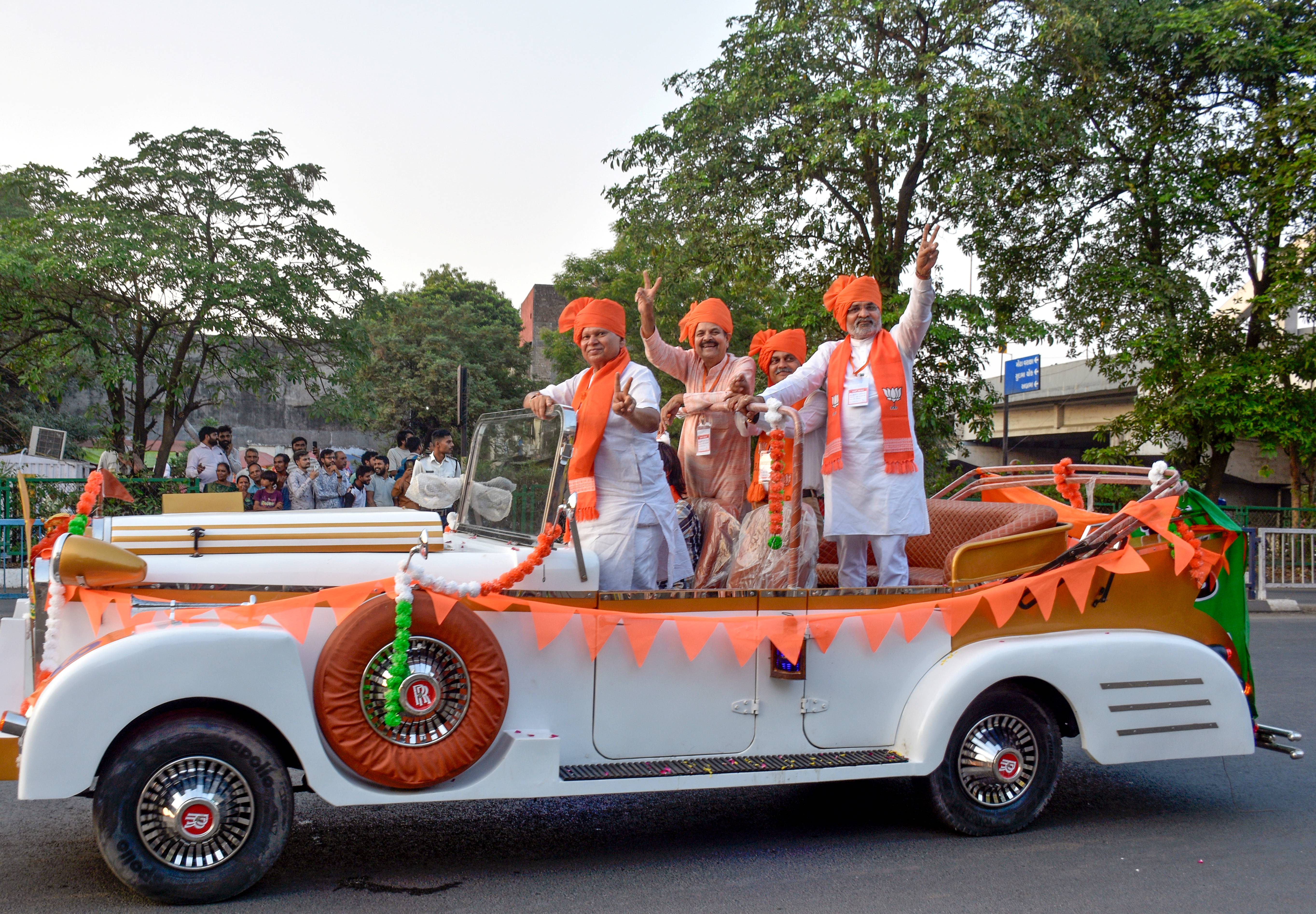 गुजरात निकाय चुनाव: 15 शहरों में बीजेपी का कब्जा, नर्मदा में 'आप' का सरप्राइज, जानें कांग्रेस का क्या रहा हाल?