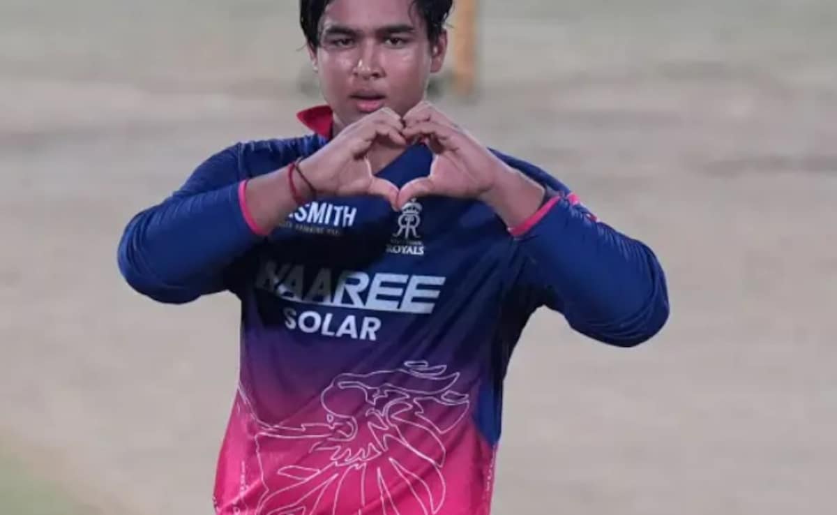 Vaibhav Sooryavanshi: वह ढाई इंच चौड़ा  बैट, रोज 1000 गेंद, फल गया वैभव सूर्यवंशी को पिता का आशीर्वाद