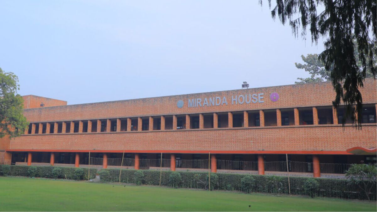 DU के रामजस कॉलेज और मिरांडा कॉलेज को कराया गया खाली, पूरे कैंपस की हो रही तलाशी