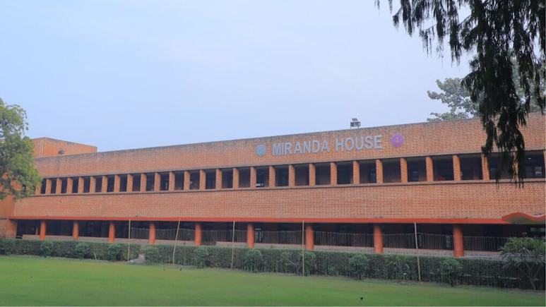 DU के रामजस कॉलेज और मिरांडा कॉलेज को कराया गया खाली, पूरे कैंपस की हो रही तलाशी
