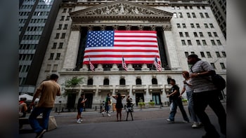 S&P 500, Nasdaq Rally As US-Iran Truce Deal Spurs Oil Plunge