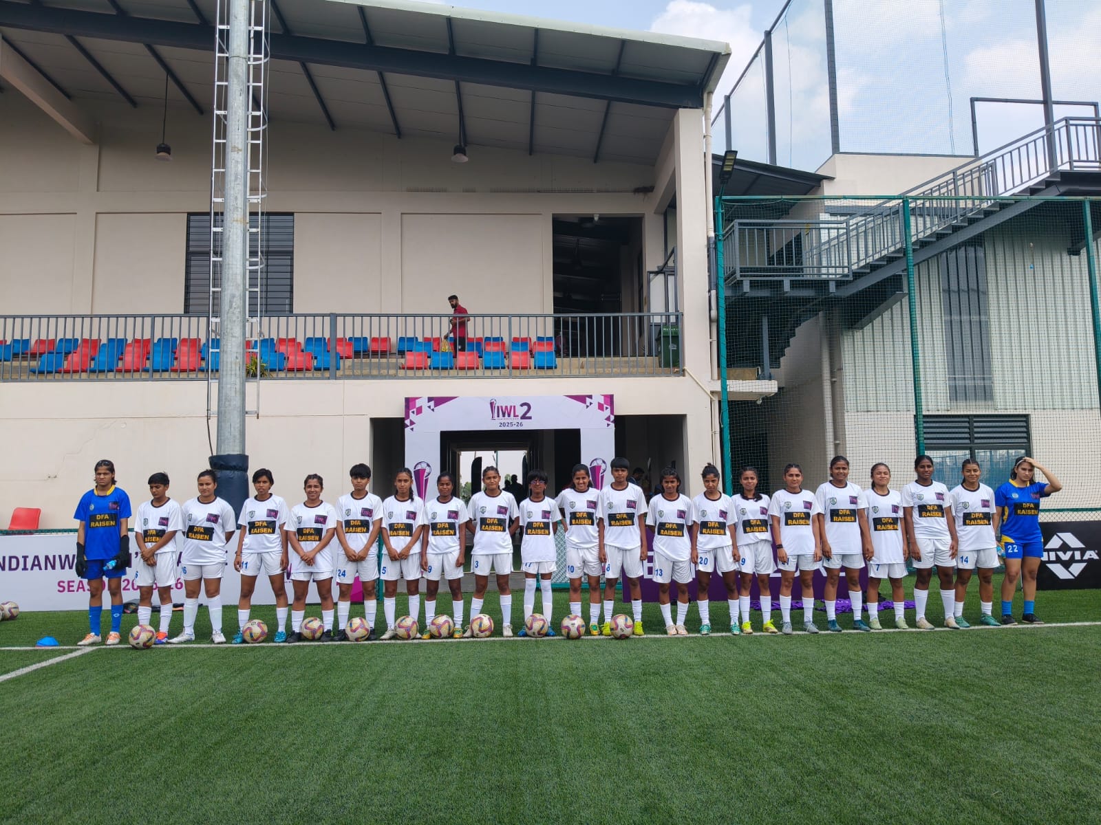 mp Police constable param ashwar chak de india story women football team iwl mp Police constable param ashwar chak de india story women football team iwl