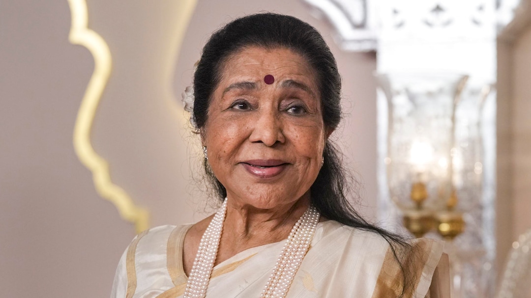 'Part Of Our Growing Up Gone Silent': Yuvraj Singh, Harsha Bhogle Condole Asha Bhosle's Demise