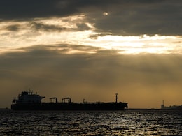 गुड न्यूज! तेल-गैस से लदे 4 जहाजों ने किया होर्मुज पार, भारत भी आ रही बड़ी खेप