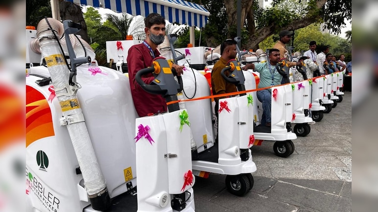 अब झाड़ू से नहीं ऐसे होगी दिल्ली के सड़कों की सफाई, NDMC लेकर आई ये खास मशीन