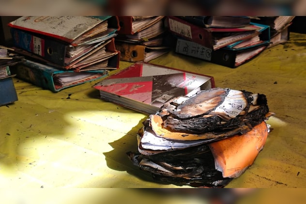 स्तावेजों को सुरक्षित करना मुश्किल था