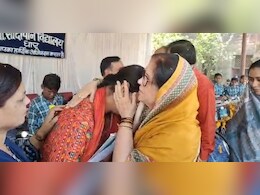 'अकेले ऑफिस बुलाते, मोबाइल पर गलत मैसेज भेजते', धार में प्रिंसिपल पर गंभीर आरोप, विधायक से मिलकर रोईं शिक्षिका