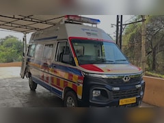 गुजरात के वलसाड में बड़ा सड़क हादसा, 6 की मौत, कई गंभीर रूप से घायल