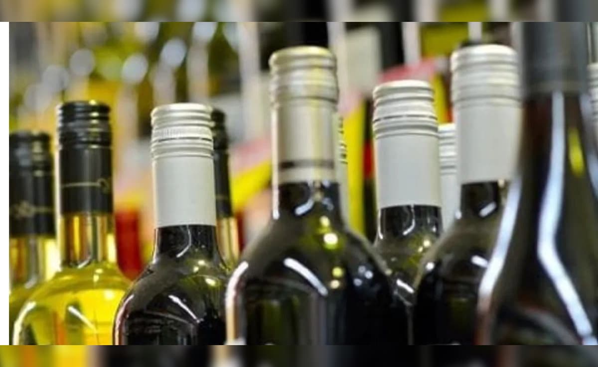 असम के ड‍िब्रूगढ़ में 4 द‍िन नहीं ब‍िकेगी शराब,  वाइन शॉप, बार और क्‍लब रहेंगे बंद