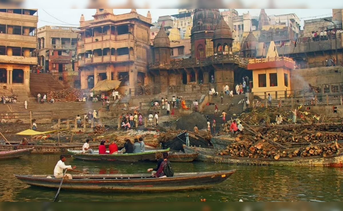 काशी का जल घर लाना चाहिए या नहीं? जानिए कारण और मान्यता