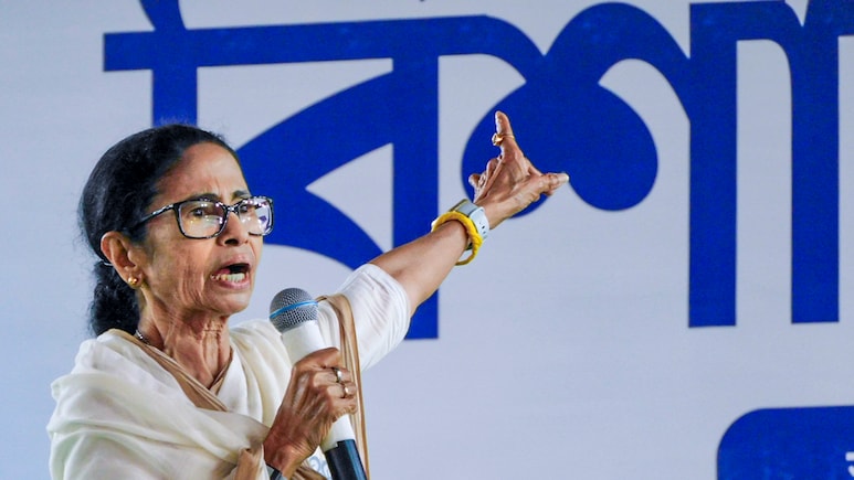 'पुलिस व्यवस्था मेरे हाथ में नहीं, चुनाव आयोग चला रहा राज्य...', मालदा के मुद्दे पर बोलीं सीएम ममता