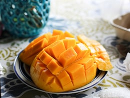 The Right Way To Eat Mangoes To Avoid Falling Sick