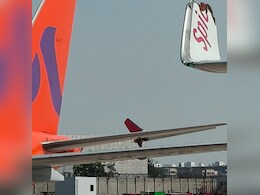 दिल्ली एयरपोर्ट पर अकासा एयर और स्पाइसजेट के विमान के विंग्स आपस में टकराए