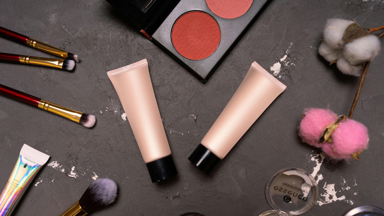 Top 5 Sweat-Proof Foundations in India for Summer Weddings and Humid Weather Under ₹500