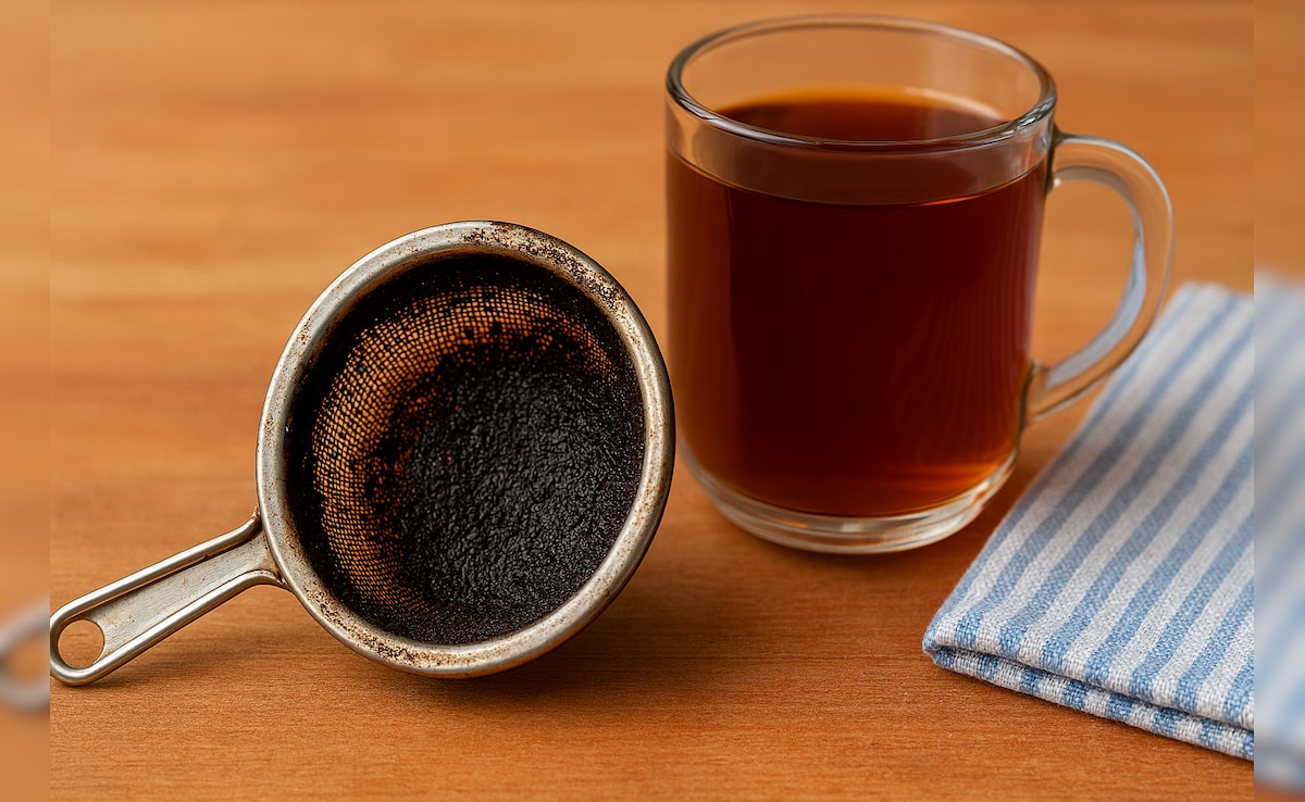 Kitchen Tips: काली और जाम हो गई है चाय-आटे की छलनी? इन आसान ट्रिक्स से मिनटों में हो जाएगी बिल्कुल साफ