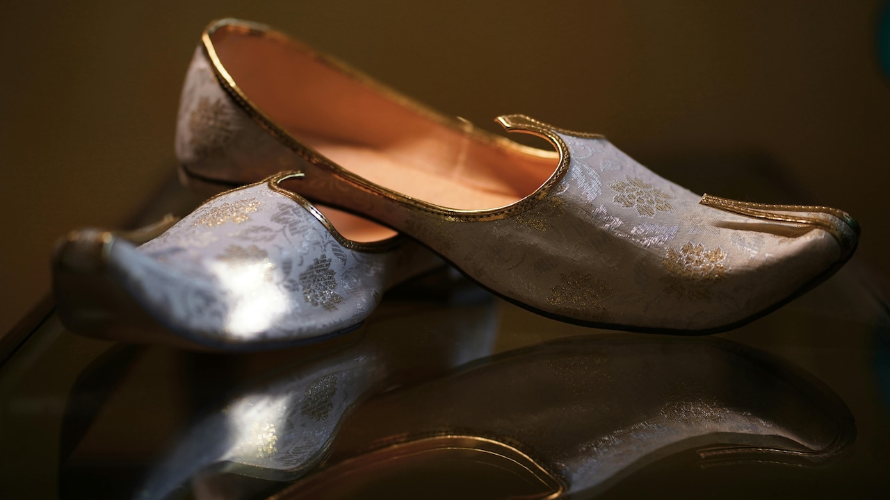 Footwear that you can choose to pair with your ethnic outfit on Baisakhi