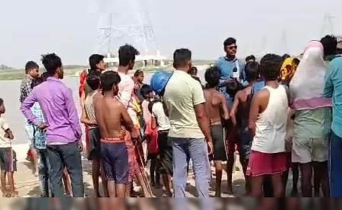 ब‍िहार: कोसी में नहाने गए तीन बच्‍चियों की डूबने से मौत, पर‍िजनों को म‍िला 4-4 लाख का चेक 