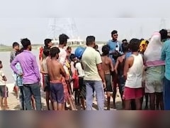 ब‍िहार: कोसी में नहाने गए तीन बच्‍चियों की डूबने से मौत, पर‍िजनों को म‍िला 4-4 लाख का चेक 