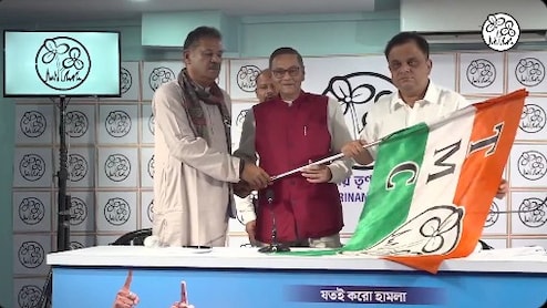 बंगाल में वोटिंग से कुछ पहले बीजेपी को झटका, नेताजी के प्रपौत्र ने थामा टीएमसी का दामन