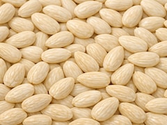 क्या आपने कभी उबले बादाम खाए हैं? जानिए ब्लैंच्ड बादाम के फायदे और बनाने का तरीका