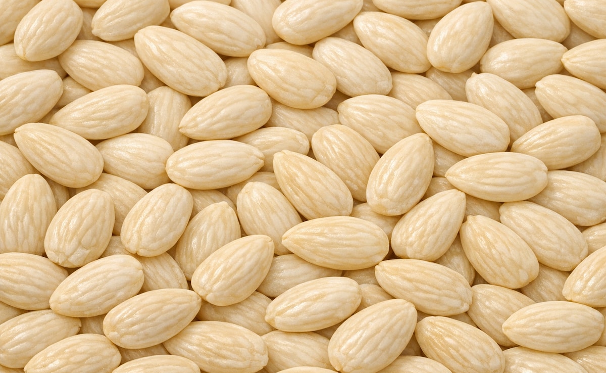 क्या आपने कभी उबले बादाम खाए हैं? जानिए ब्लैंच्ड बादाम के फायदे और बनाने का तरीका