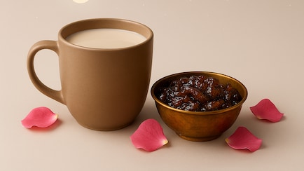 Here's Why Cold Milk With Gulkand May Soothe Symptoms Of Acidity At Night